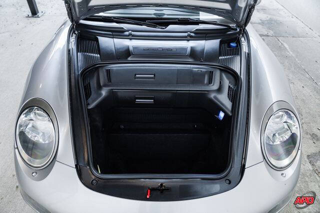 2005 Porsche 911 Carrera