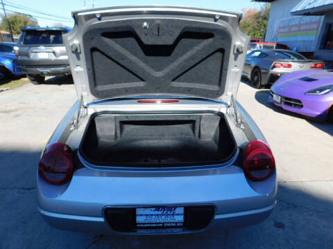 2004 Ford Thunderbird Deluxe