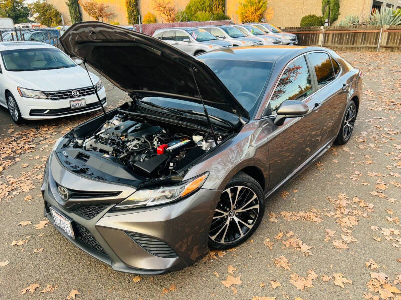 2019 Toyota Camry SE photo 10