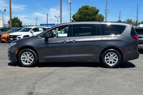 2023 Chrysler Pacifica Touring L