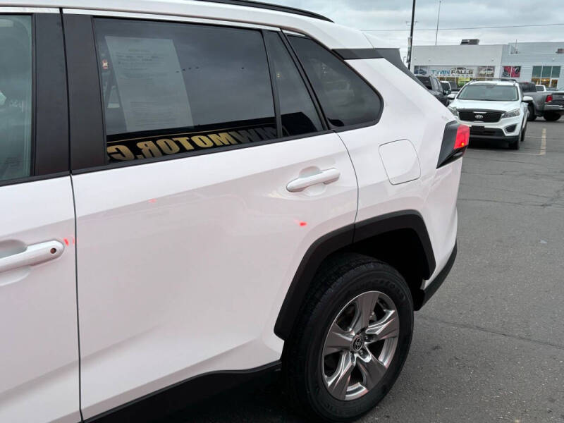2023 Toyota RAV4 XLE
