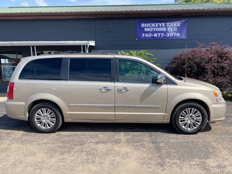 2013 Chrysler Town and Country for sale in Mount Vernon, OH
