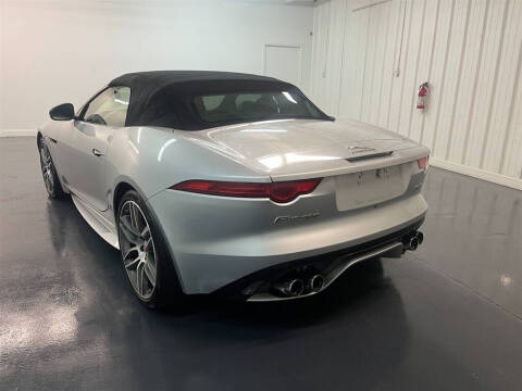 2017 Jaguar F-TYPE R