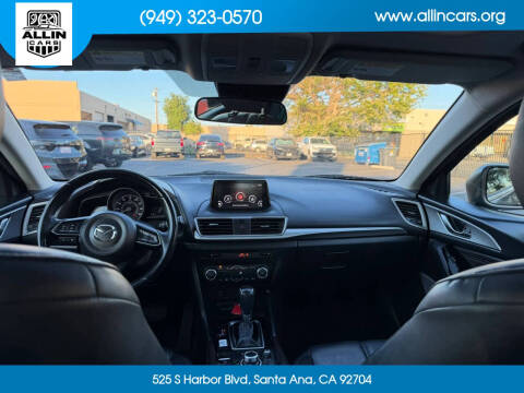 2018 Mazda MAZDA3 Touring