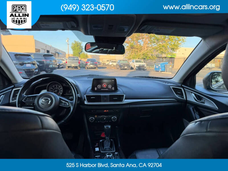 2018 Mazda MAZDA3 Touring