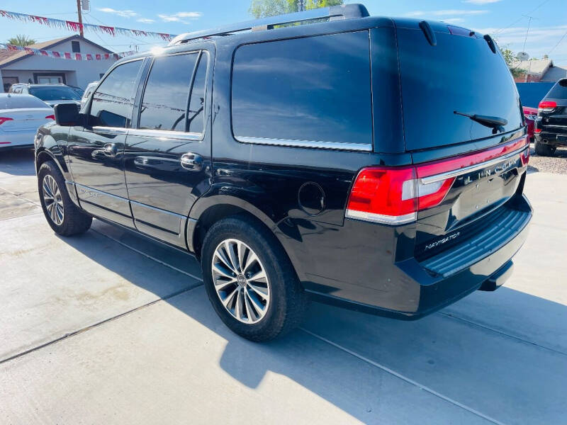 2017 Lincoln Navigator Select