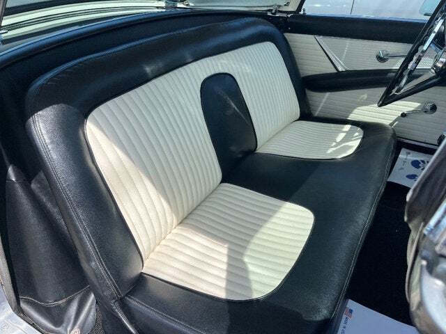 1956 Ford Thunderbird 33