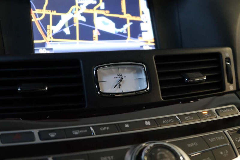 2015 Infiniti Q70 3.7