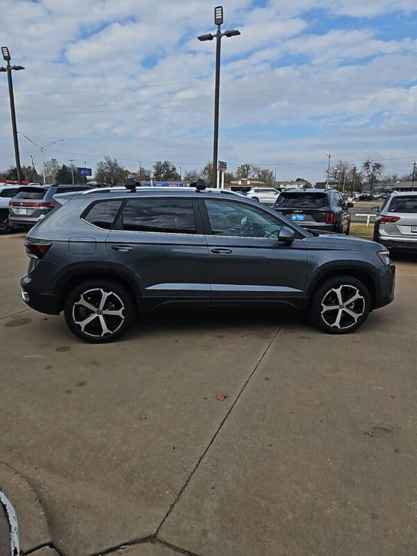 2026 Volkswagen Taos SEL 4Motion
