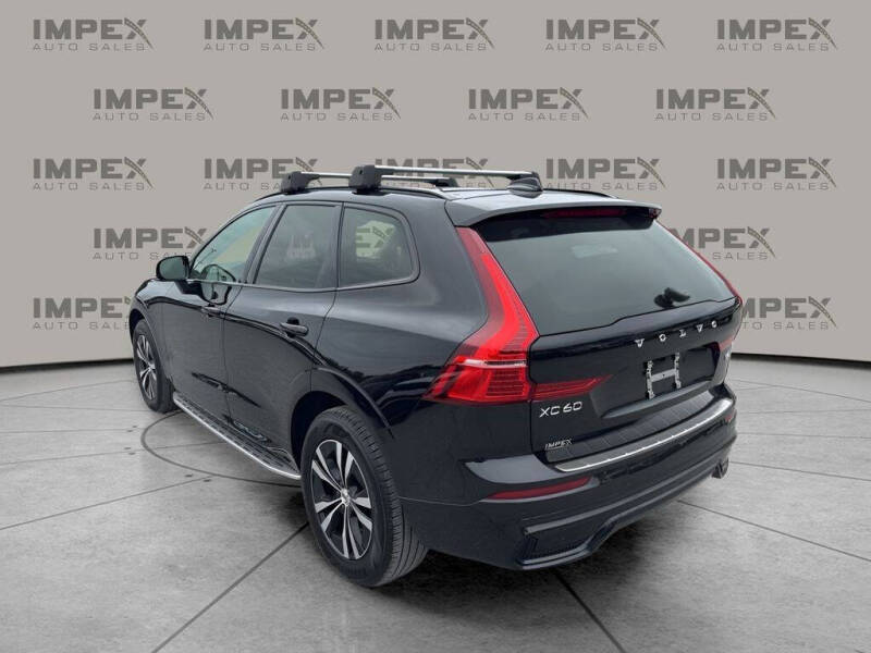 2024 Volvo XC60 B5 Core Dark Theme