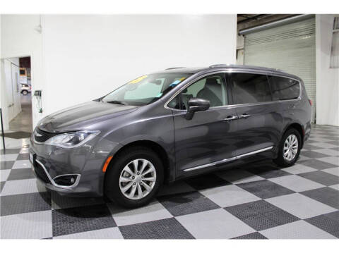 2019 Chrysler Pacifica Touring L