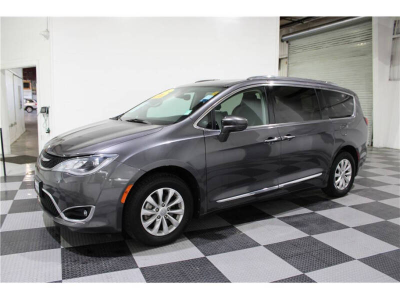 2019 Chrysler Pacifica Touring L