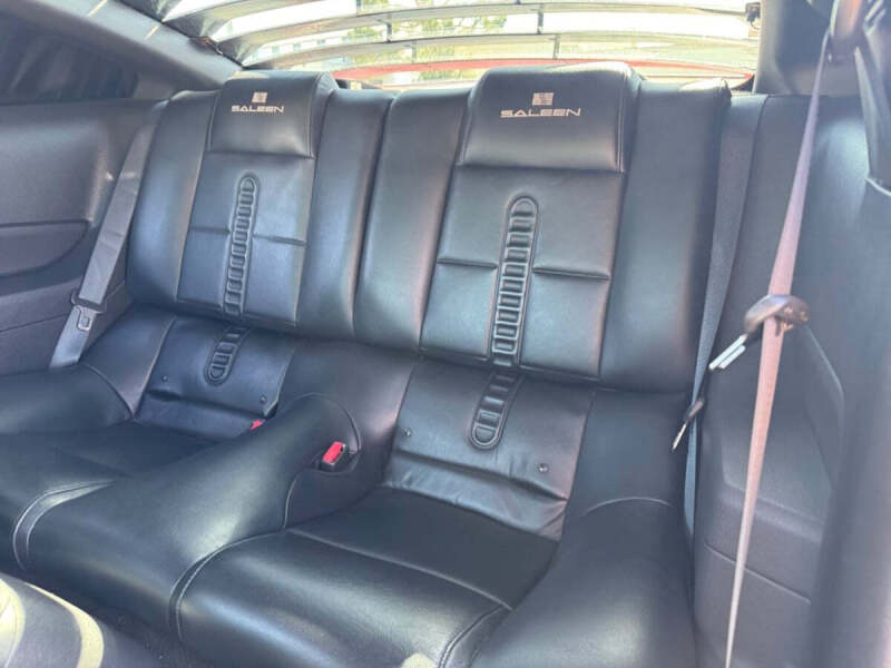 2006 Ford Mustang GT Deluxe
