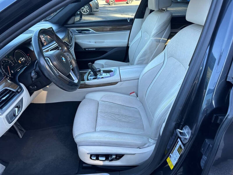 2017 BMW 7 Series 740i