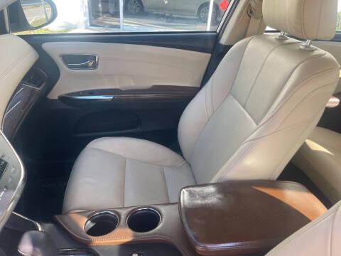 2013 Toyota Avalon XLE