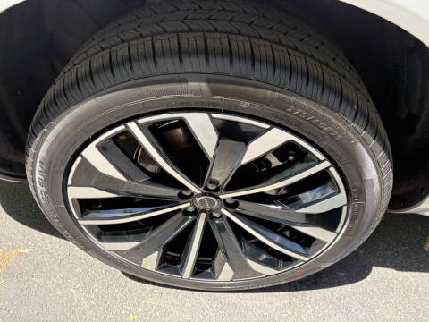 2025 Volvo XC90 B6 Plus Bright Theme 7P