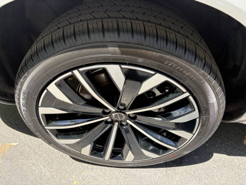 2025 Volvo XC90 B6 Plus Bright Theme 7P
