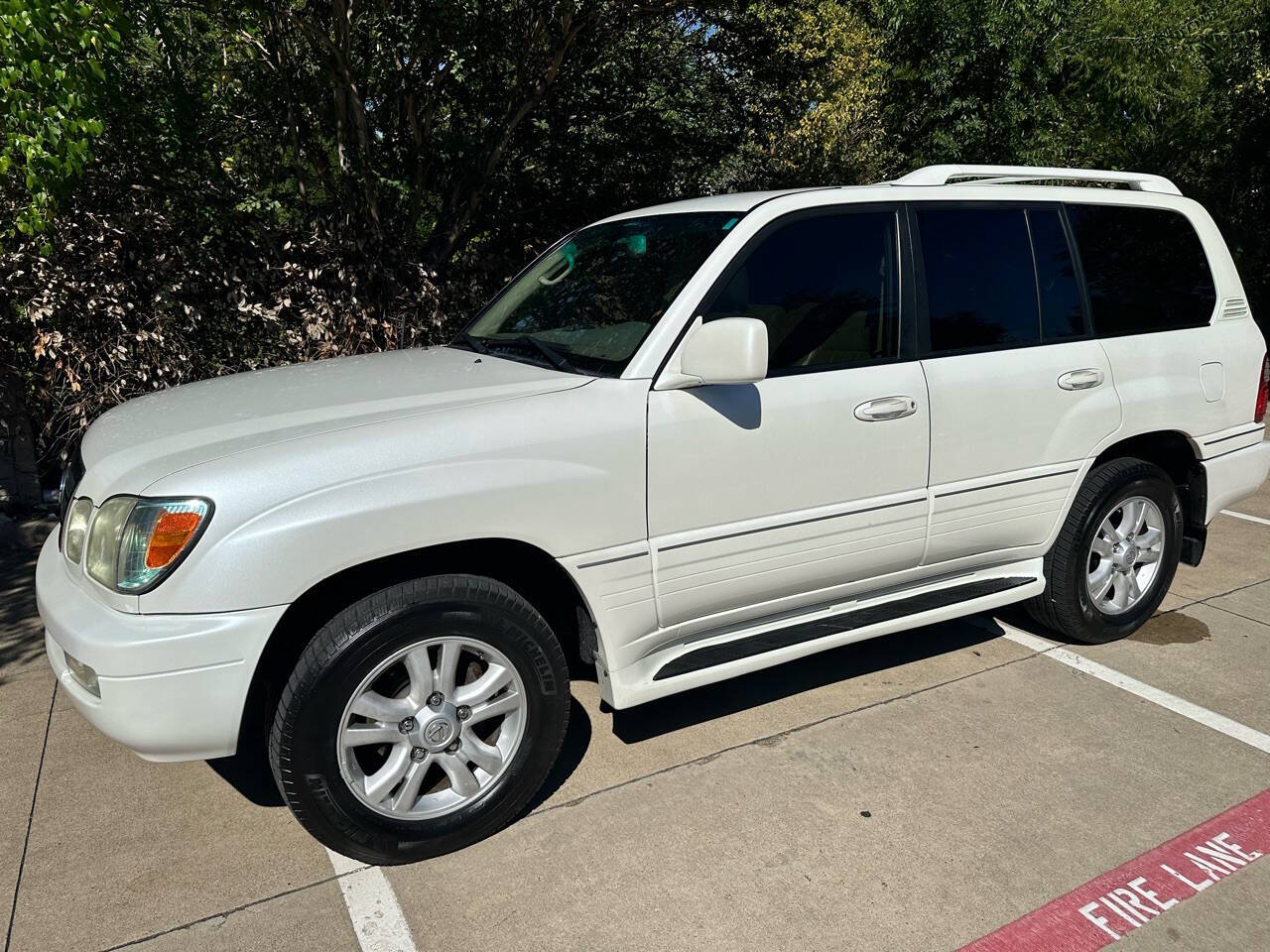 Off White 2004 Lexus LX 470 Base 4WD 4dr SUV 1