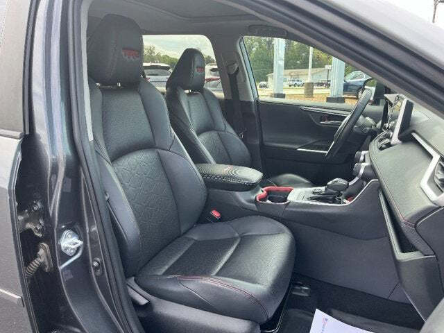 2020 Toyota RAV4 26