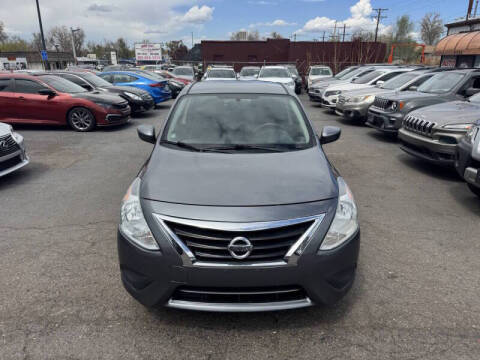 2016 Nissan Versa 1.6 SV