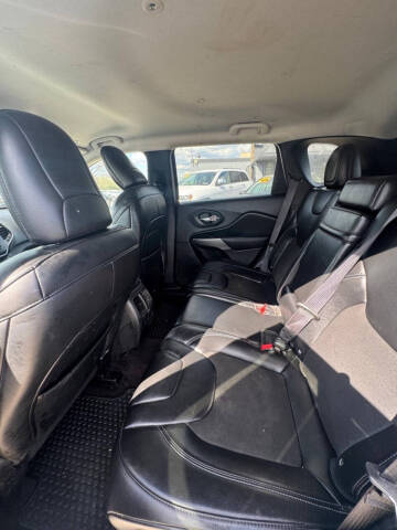 2019 Jeep Cherokee Latitude Plus