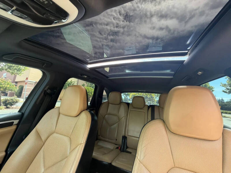 2016 Porsche Cayenne S E-Hybrid