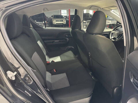 2019 Toyota Prius c LE