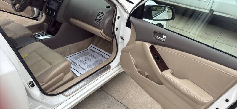 2011 Nissan Altima 3.5 SR