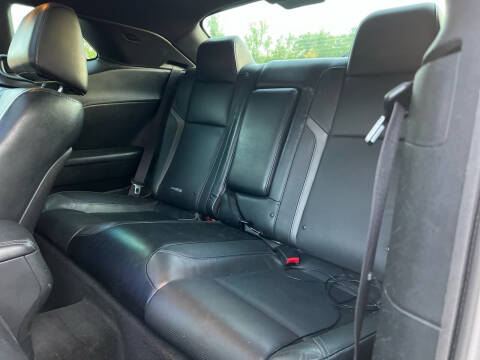 2015 Dodge Challenger SXT Plus