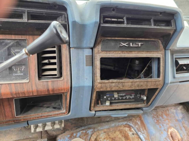 1981 Ford Bronco - Photo 20