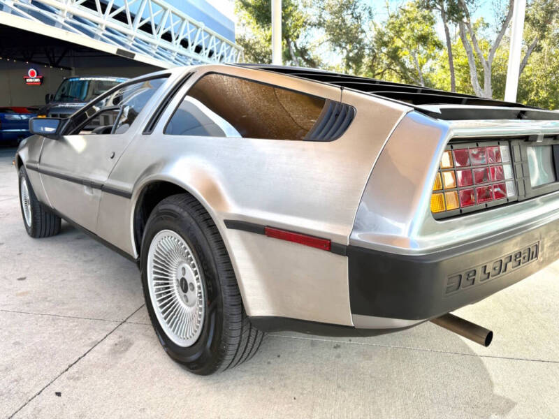 1981 DeLorean DMC-12