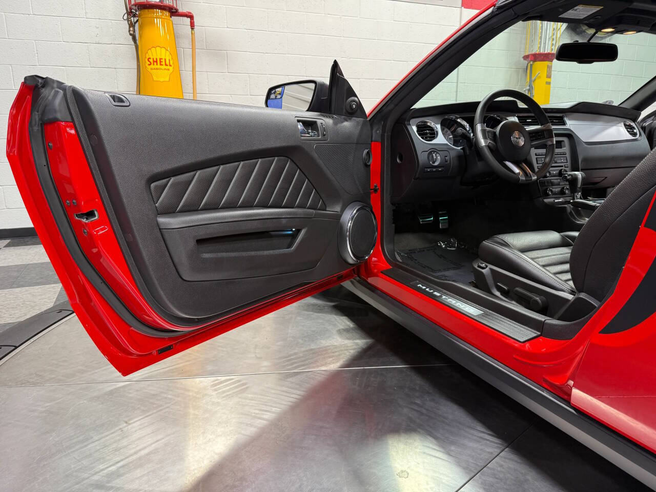 2011 Ford Mustang 64