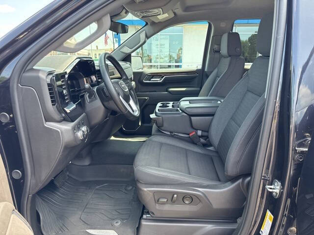 2024 GMC Sierra 1500 Elevation Standard