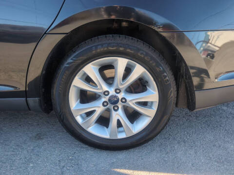 2011 Ford Taurus SEL