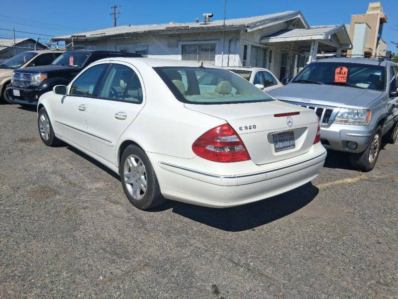 2005 Mercedes-Benz E-Class E 320