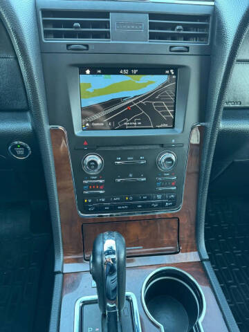 2017 Lincoln Navigator Select