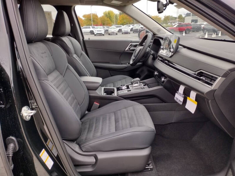 2025 Mitsubishi Outlander PHEV SE