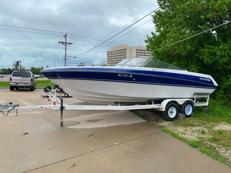 1993 Four Winns 220 HORIZON