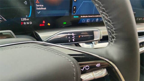 2025 Cadillac LYRIQ Luxury 3