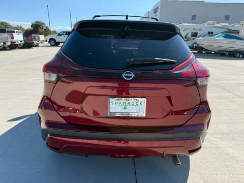 2022 Nissan Kicks SR