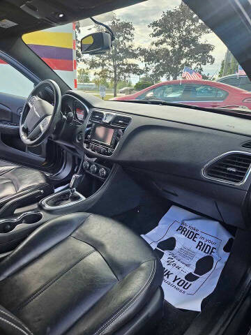 2012 Chrysler 200 Limited