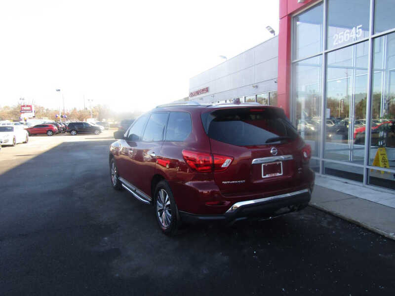 2020 Nissan Pathfinder SL