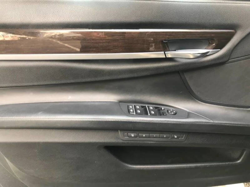 2011 BMW 7 Series 750Li xDrive