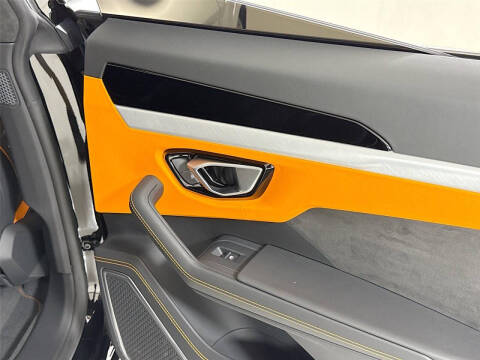 2024 Lamborghini Urus S
