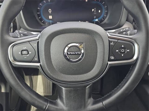 2024 Volvo XC60 B5 Core Dark Theme