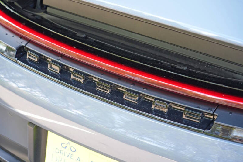 2025 Porsche 911 Carrera