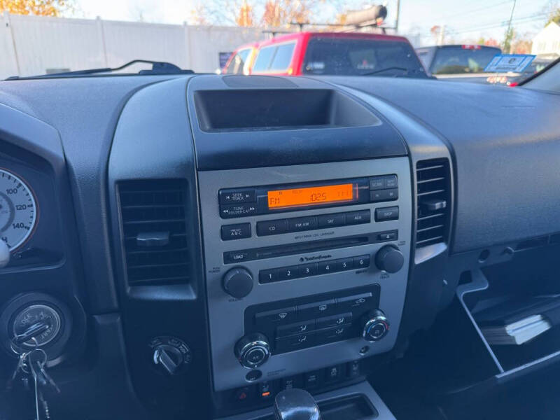 2012 Nissan Titan SV