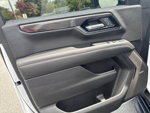 2025 GMC Yukon Elevation