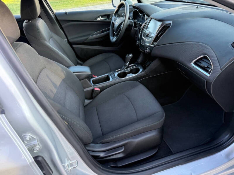 2017 Chevrolet Cruze LT Auto