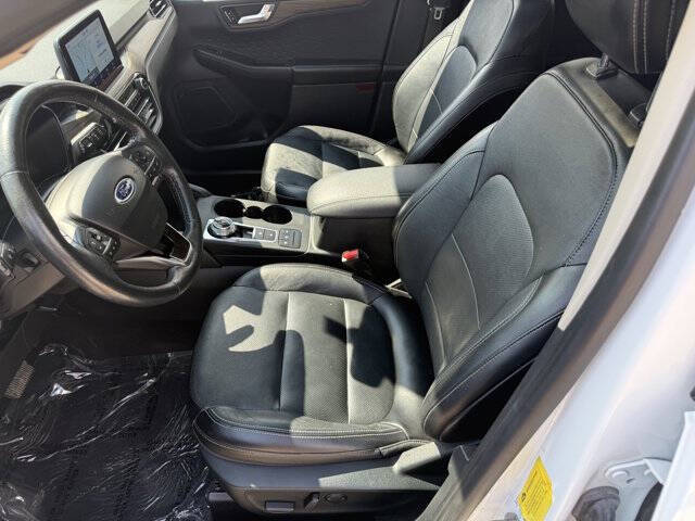 2020 Ford Escape Hybrid Titanium